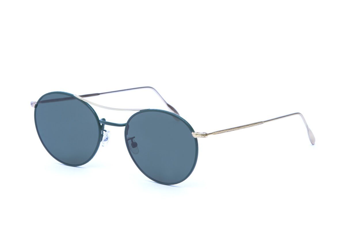 Alberto, occhiali da sole ovali dallo stile minimalista in metallo con doppio ponte e aste incise con decorazioni, rappresentano l'essenza della moda cool