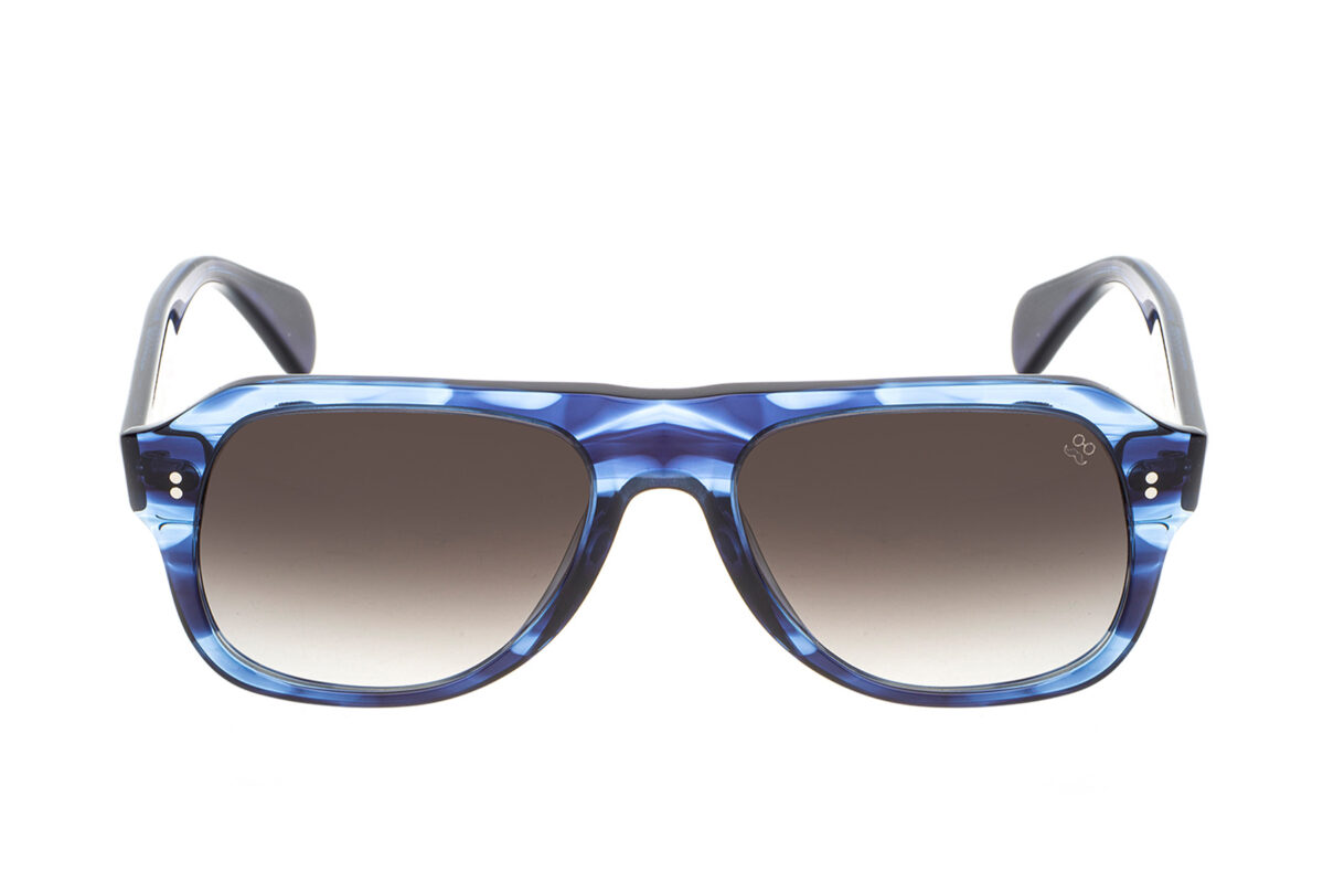 Elliot Acetato è un modello di occhiali da sole firmata David Marc con montatura in acetato importante e aste decorate dallo stile trendy