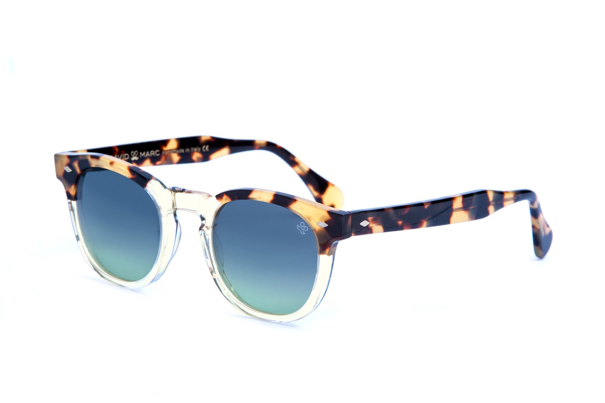 Jonny, gli occhiali da sole squadrati in acetato firmati David Marc incarnano l'essenza dell'eleganza moderna e del design sofisticato