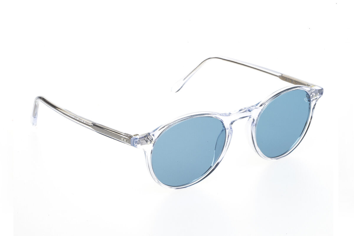 M002 SUN è un occhiale da sole tondo in acetato che rappresenta eleganza e protezione al top, unisce il design classico con l'artigianato di alta qualità