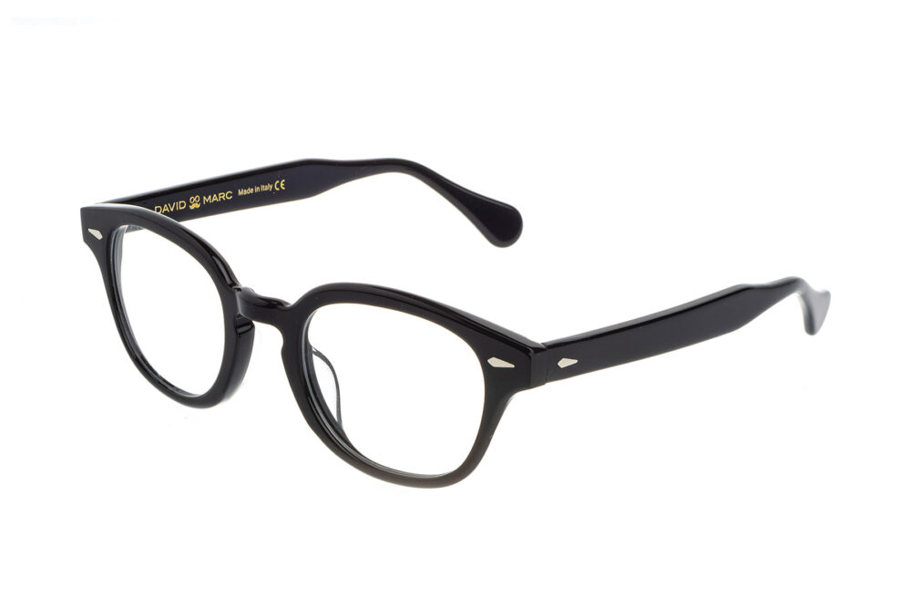 Duke ha una montatura in acetato dai vari colori rappresenta l'accessorio perfetto per chi cerca uno stile semplice ma al contempo sofisticato.