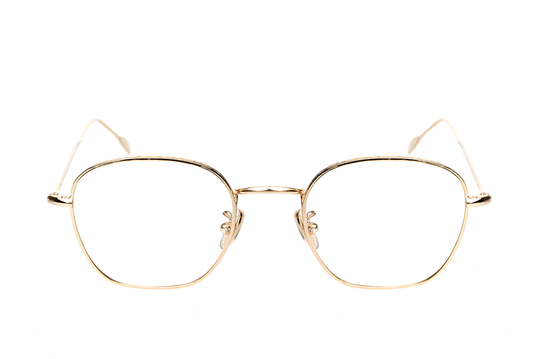 G018 di David Marc è un modello di occhiale da vista dalla forma squadrata, una valida e affascinate alternativa alle montature classiche.