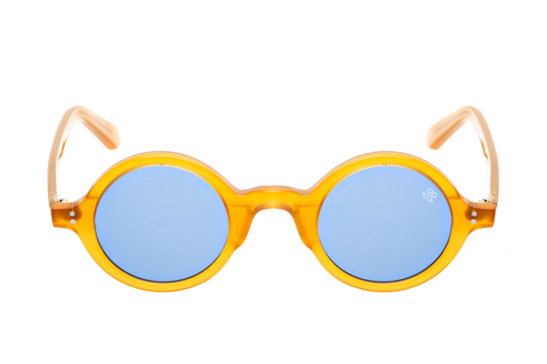 R10 SUN questi occhiali da sole di David Marc lavorati artigianalmente in acetato rappresentano l'eleganza e lo stile distintivo del made in Italy.