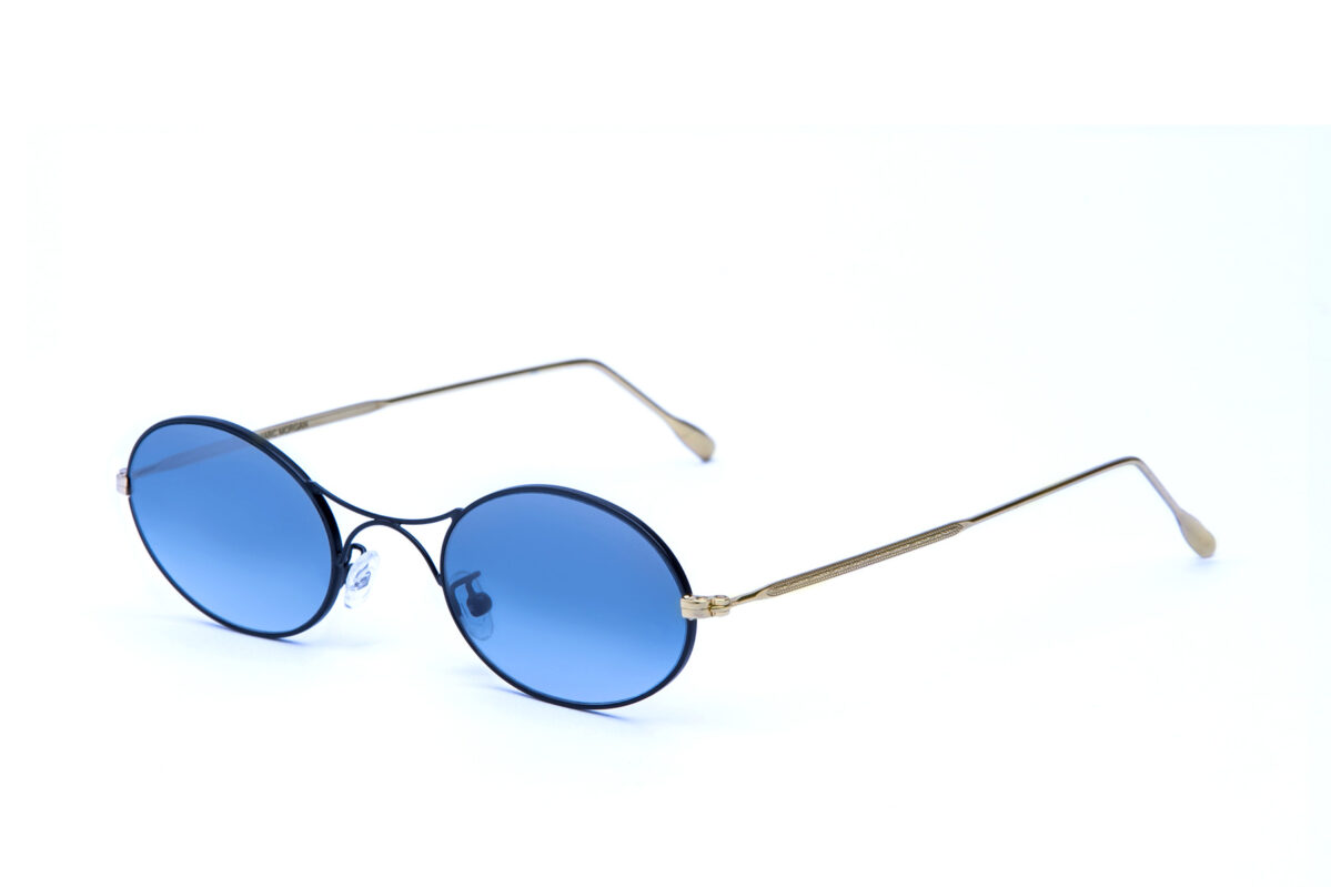 Morgan Sun questi occhiali da sole ovali dai vari colori, realizzati in metallo leggero, incarnano lo stile boho-chic che non passa mai di moda.