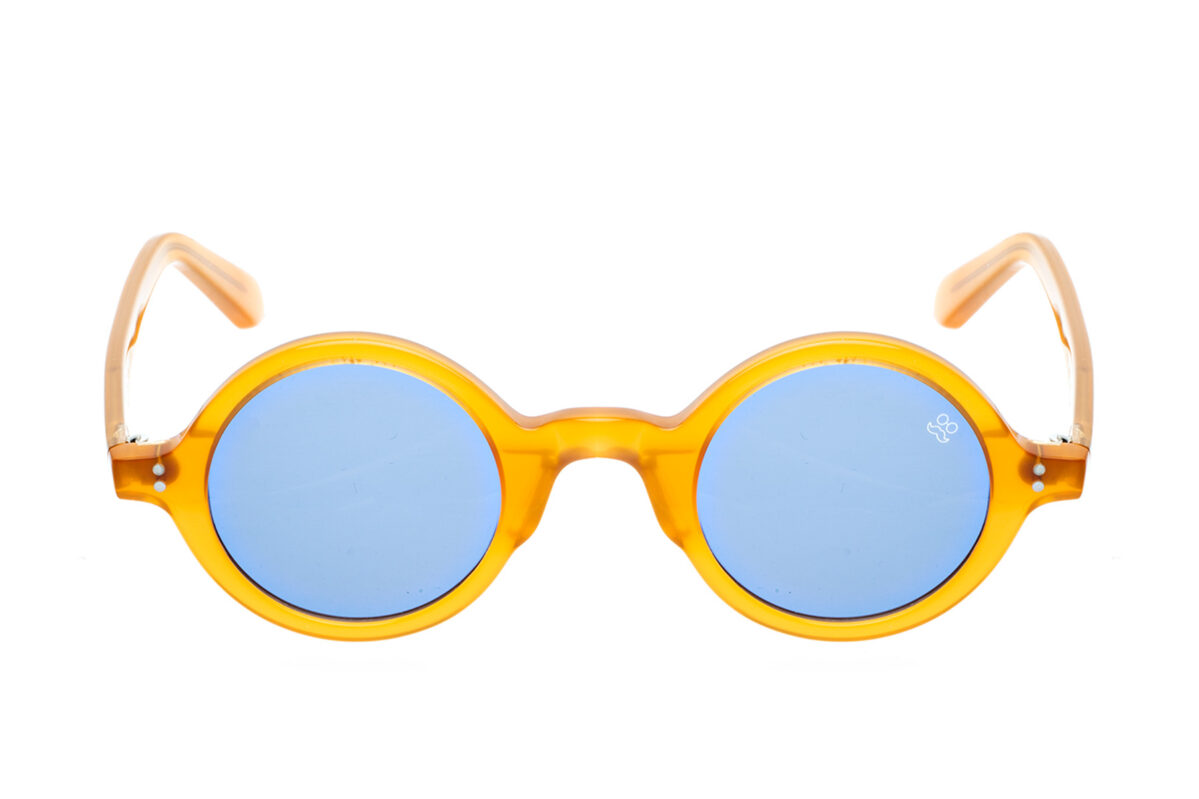 R10 SUN questi occhiali da sole di David Marc lavorati artigianalmente in acetato rappresentano l'eleganza e lo stile distintivo del made in Italy.